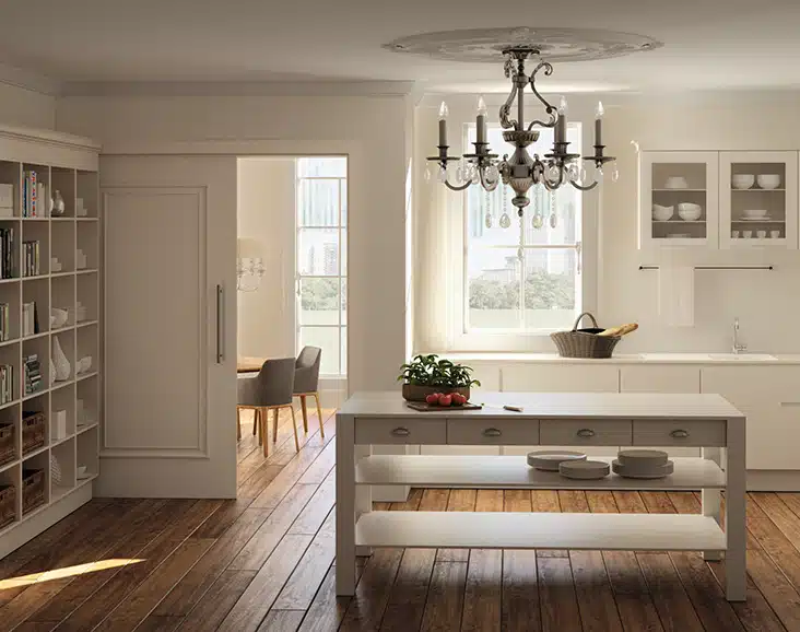 Modernes Wohnzimmer mit weißer schiebbarer Innentür